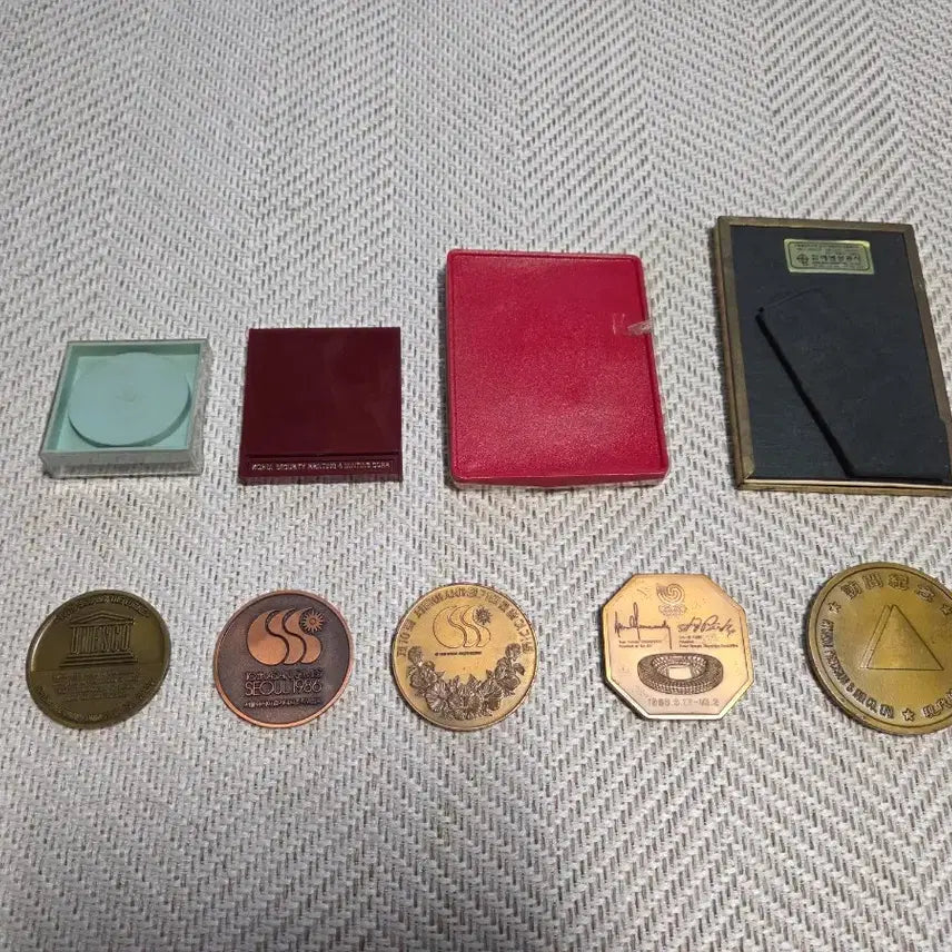 [BUNJANG] Vintage 1980s Commemorative Medals Collection (9 Pieces) / 80년대 빈티지 각종기념메달9개