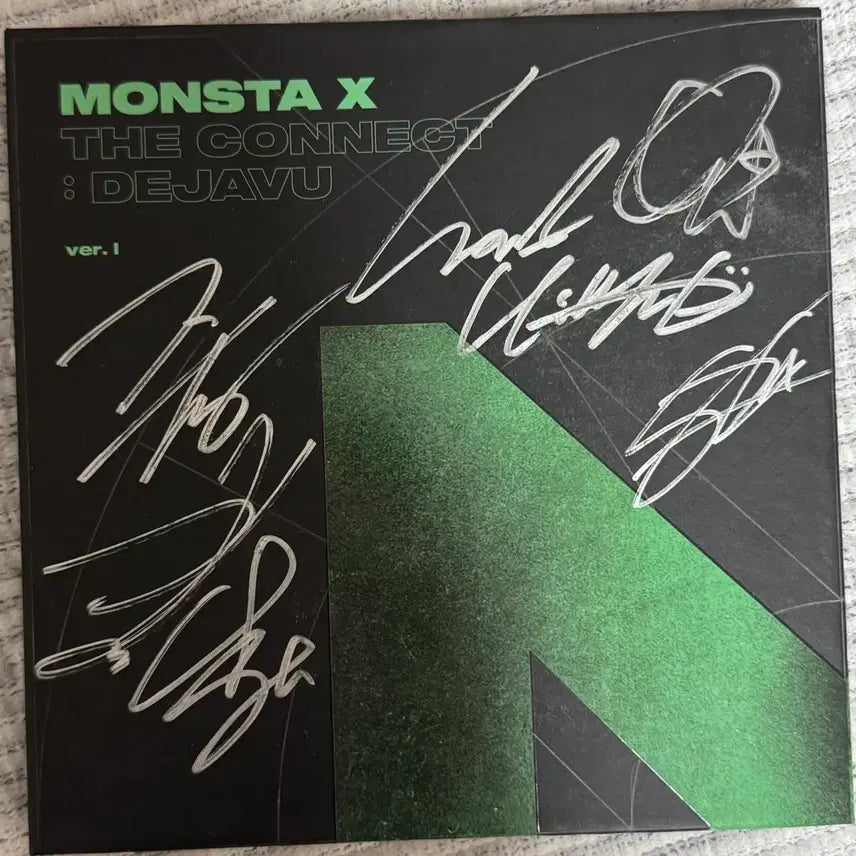[BUNJANG] MONSTA X The Connect Dejavu Signed Album / 몬스타엑스 더커넥트 데자뷰 친필 싸인앨범 비매