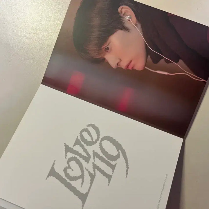 [BUNJANG] RIIZE Eunseok Love 119 Postcard Book + 2 Photocards / 라이즈 love119 은석 엽서북 + 포토카드 두장