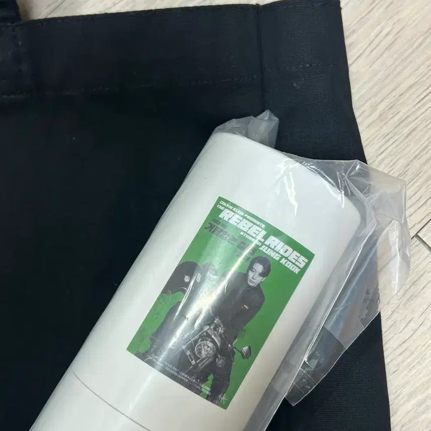 [BUNJANG] Calvin Klein Jungkook Poster / CKJK 정국 캘빈클라인 더현대서울 포스터