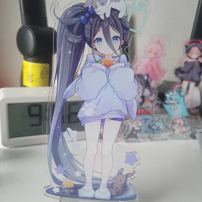 [BUNJANG] Blue Archive Aris Hooded T-Shirt Acrylic Stand / 블루아카이브 후드티 아리스 아크릴스탠드