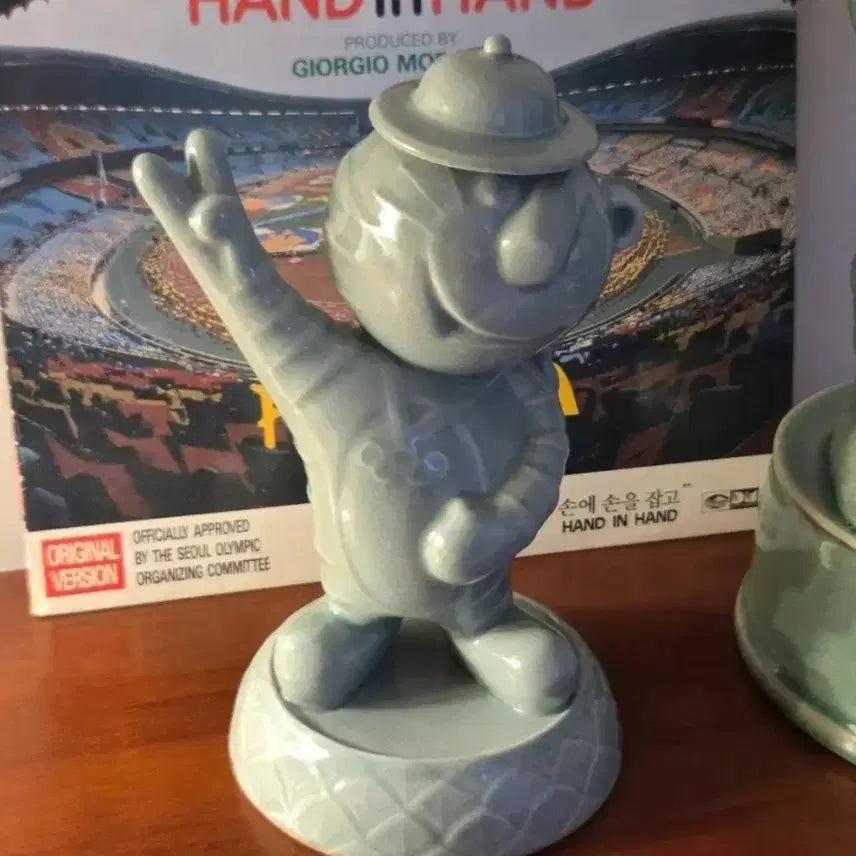 [BUNJANG] 1988 Seoul Olympics Hodori Celadon Figurine (Small) &amp; &