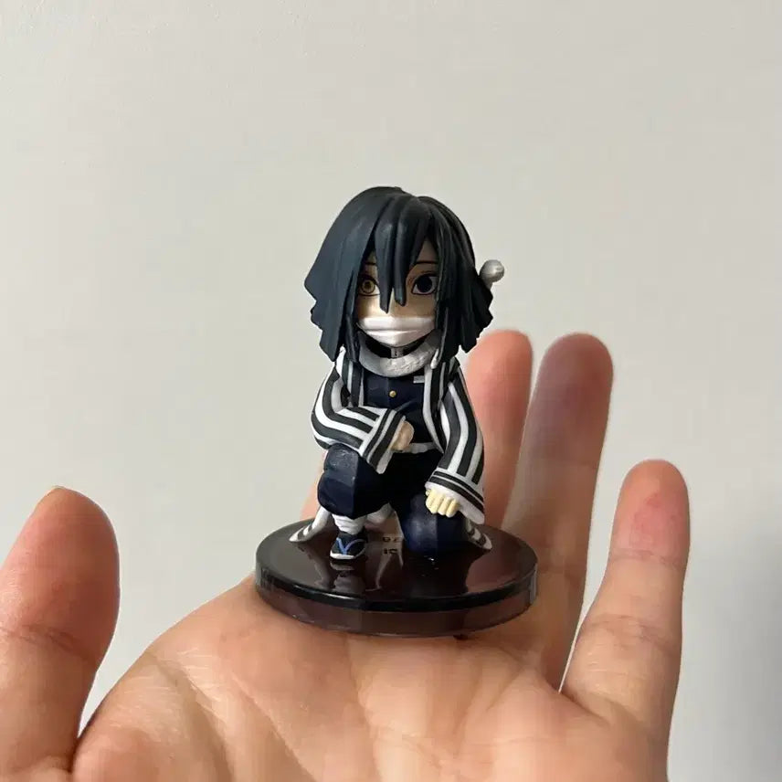 [BUNJANG] Kimetsu no Yaiba Iguro Obanai World Collectable Figure / 귀멸의 칼날 이구로 월콜 피규어