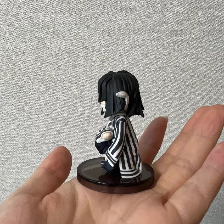 [BUNJANG] Kimetsu no Yaiba Iguro Obanai World Collectable Figure / 귀멸의 칼날 이구로 월콜 피규어