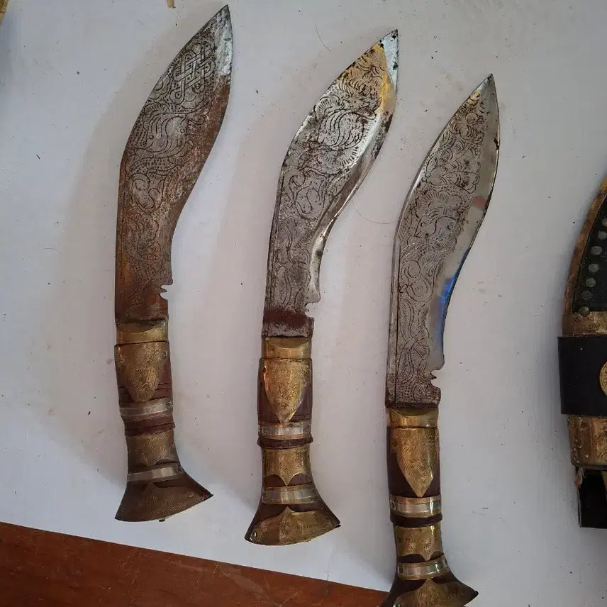 [BUNJANG] Nepalese Kukri Knife with Ornate Design / 네팔 쿠쿠리 칼