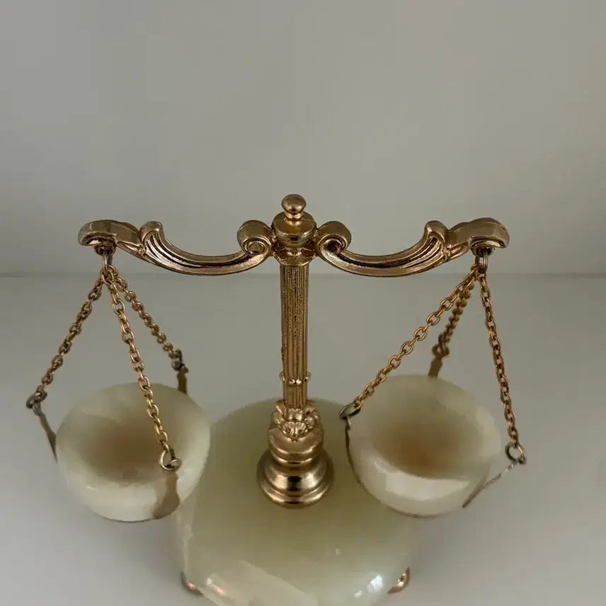[BUNJANG] Vintage 1960s-1980s Onyx Scales of Justice Object / [레어] 빈티지 1960~80년대 오닉스 천칭저울 오브제