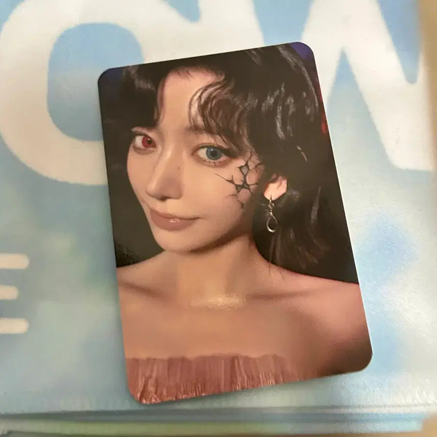 [BUNJANG] LE SSERAFIM Pureflow Spotify Event Sakura Photocard / 르세라핌 PUREFLOW 스포티파이 행사 포카 양도 사쿠라 붐팔라