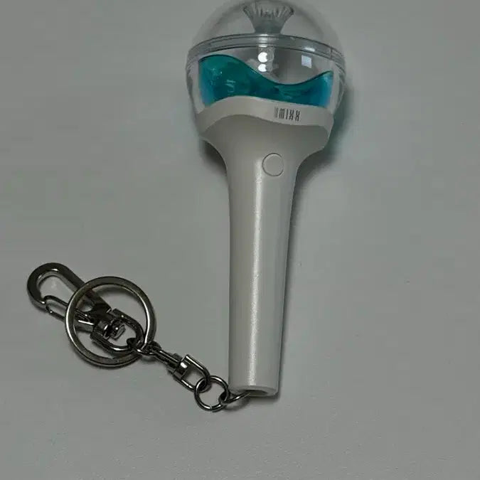 [BUNJANG] NMIXX Lightstick Keyring / 엔믹스 응원봉 키링 판매합니다