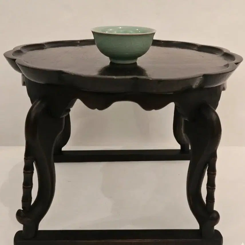 [BUNJANG] 12-Angle Bamboo Joint Carved Dragon Wood Lotus Flower Shaped Tiger Foot Small Table / 정교한12각 죽절 조각 용목 능화형 호족소반 입니다