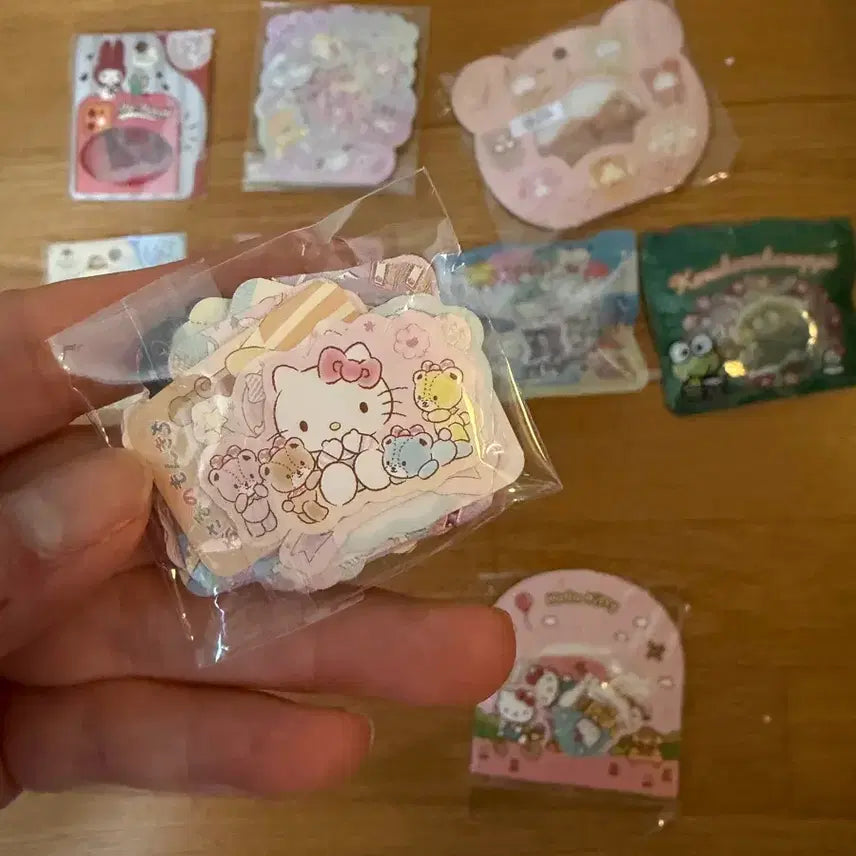 [BUNJANG] Sanrio Characters Sticker Set (32 Sheets) / 산리오 캐릭터 스티커 세트 32장