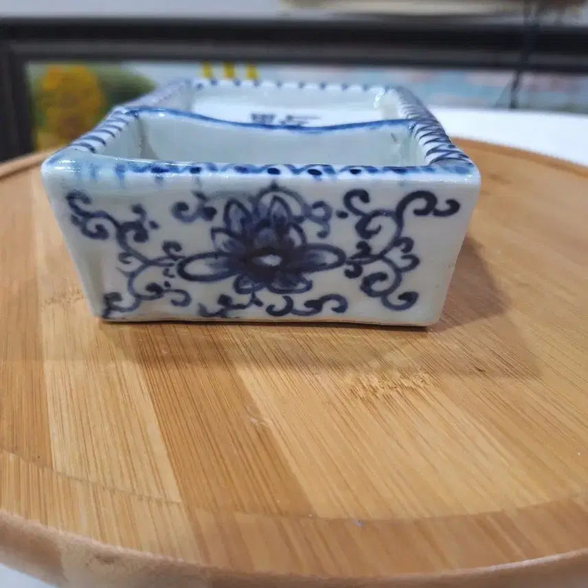 [BUNJANG] Antique Blue Celadon Porcelain Lotus Flower Brush Holder / 도자기 필세