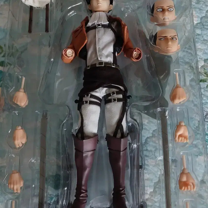 [BUNJANG] Medicom Toy RAH Levi Ackerman Action Figure / 메디콤토이rah 리바이