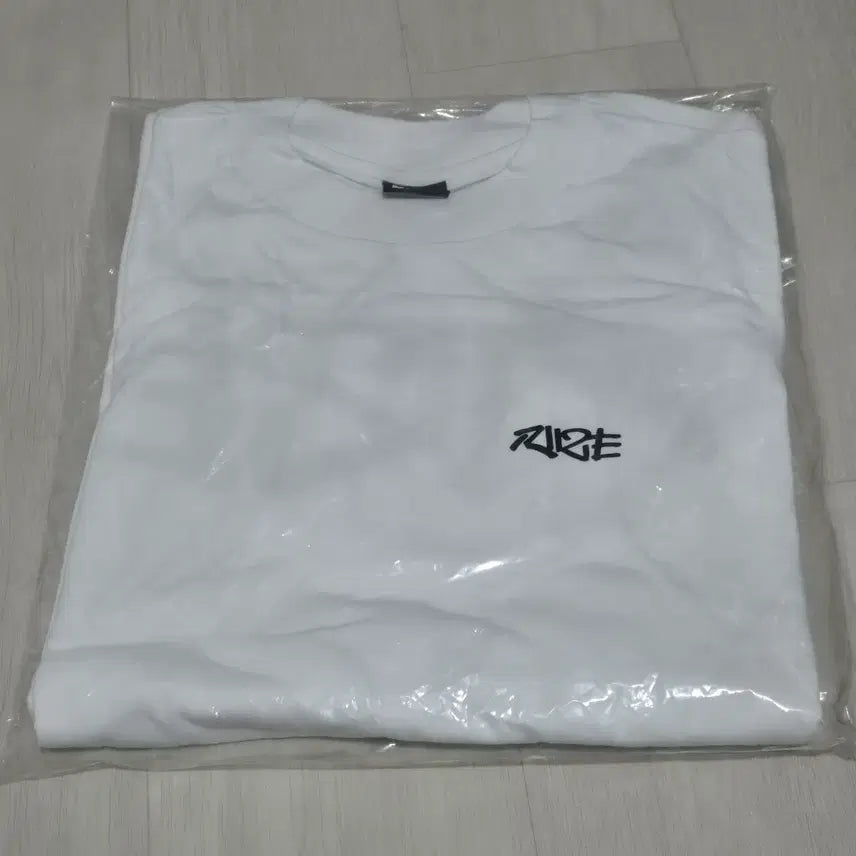 [BUNJANG] RIIZE Wonbin Valentine Long Sleeve T-shirt White Photocard Unsealed / 라이즈 원빈 발렌타인 롱슬리브 화이트 티셔츠 포카 단순개봉 / riize
