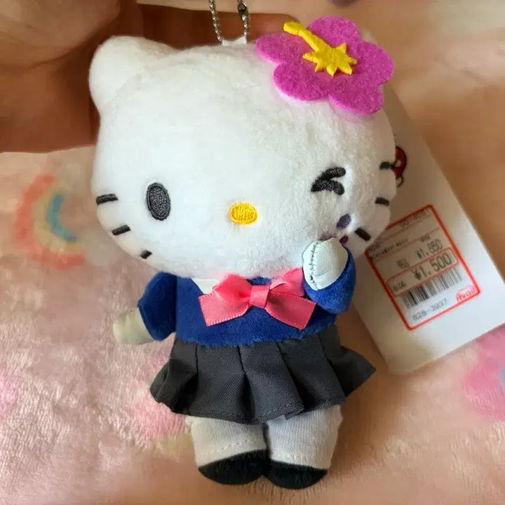[BUNJANG] Sanrio Hello Kitty Avail Collaboration Uniform Mascot Doll / 산리오 헬로키티 아베일 콜라보인형 마스코트 교복