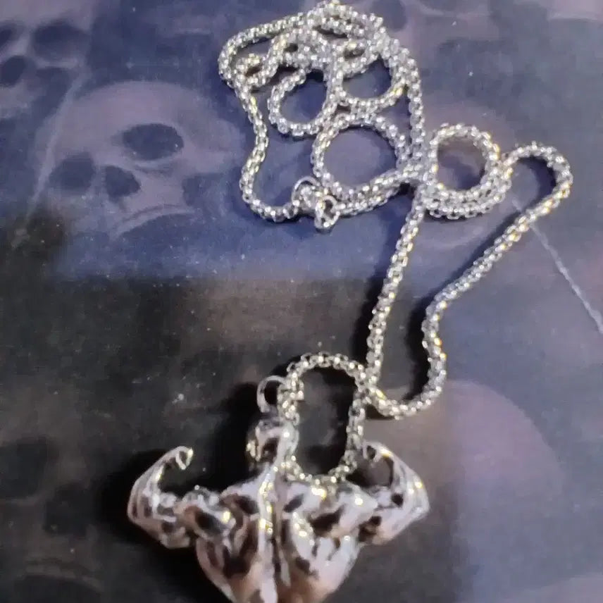 [BUNJANG] Muscle Man Pendant Necklace Punk Rock Chic / 근육맨 펜던트 목걸이 펑크 락시크 유일 매물