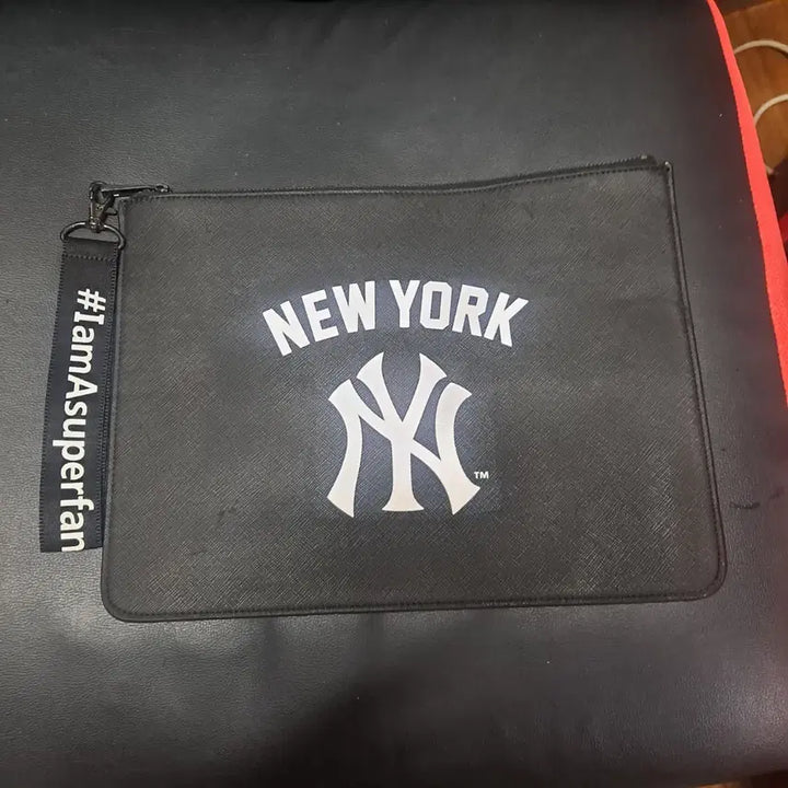 [BUNJANG] MLB New York Yankees Logo Polyester Clutch Bag / MLB 클러치백
