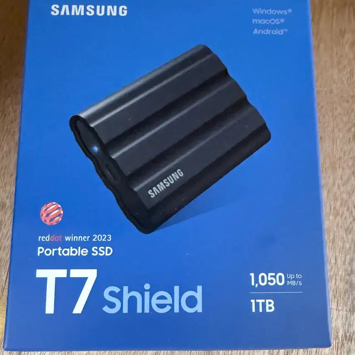[BUNJANG] Samsung Portable SSD T7 Shield 1TB (Sealed) / 미개봉 ) 삼성 포터블 외장하드 SSD T7 Shield ( 1테라 )