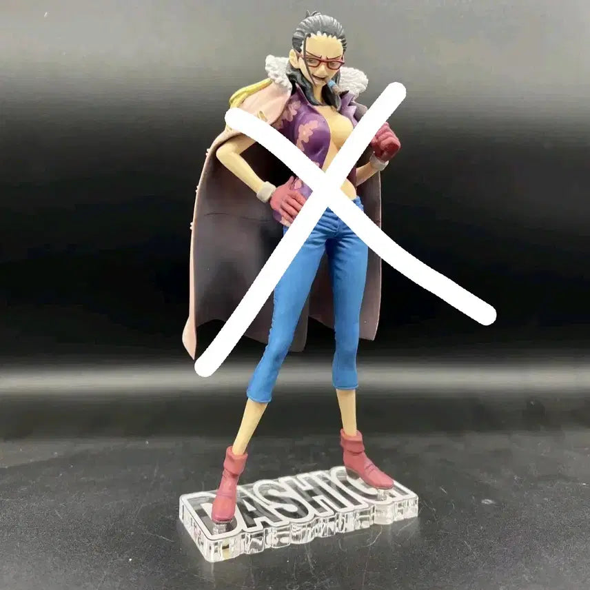 [BUNJANG] One Piece Ichiban Kuji Trafalgar Law Acrylic Stand / 원피스) 제일복권 타시기 아크릴 스탠드