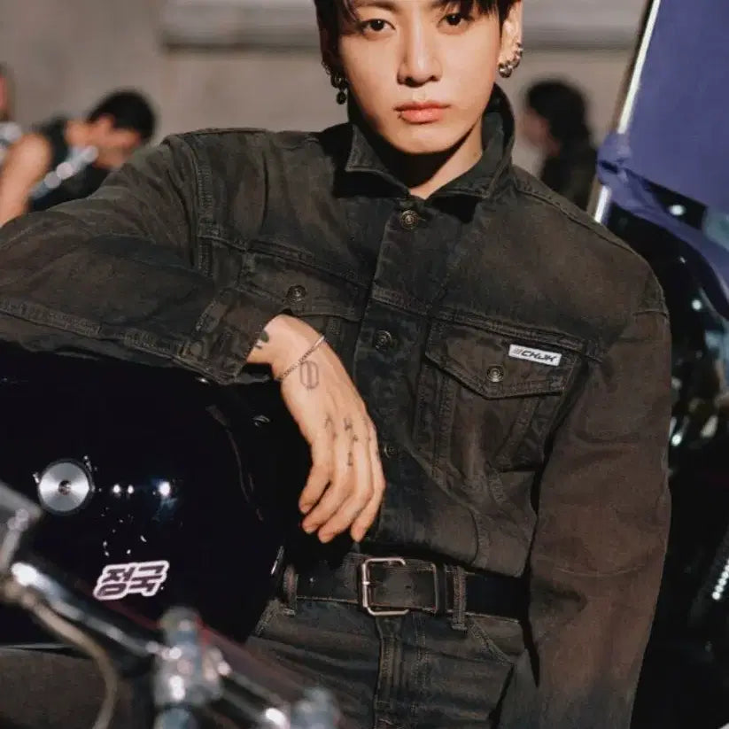 [SOLD OUT] M ) 정국 캘빈 콜라보 브라운 90s 트러커 데님 자켓 BTS CKJK