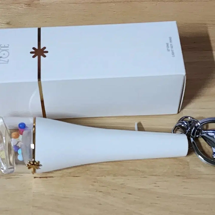 [BUNJANG] IZ*ONE Necklace / Lightstick Keyring Bundle Set / 아이즈원 목걸이 / 응원봉 키링
