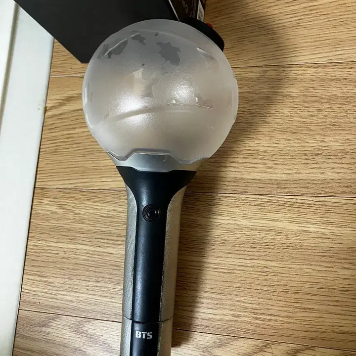 [BUNJANG] BTS Army Bomb Ver.2 (Damaged) / bts 응원봉 고장난 아미밤2