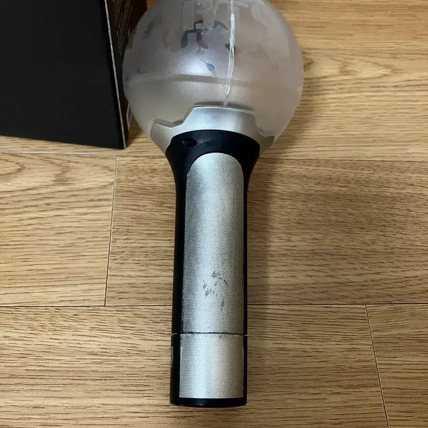 [BUNJANG] BTS Army Bomb Ver.2 (Damaged) / bts 응원봉 고장난 아미밤2