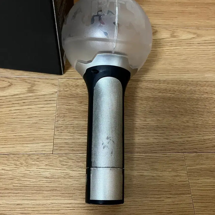 [BUNJANG] BTS Army Bomb Ver.2 (Damaged) / bts 응원봉 고장난 아미밤2