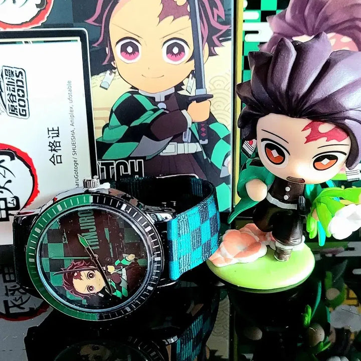 [BUNJANG] Demon Slayer Tanjiro Wristwatch &amp; 2 Figure Set (Sealed) / [가격내림]귀멸의 칼날 탄지로 손목시계/탄지로 피규어 2종(미개봉새상품)