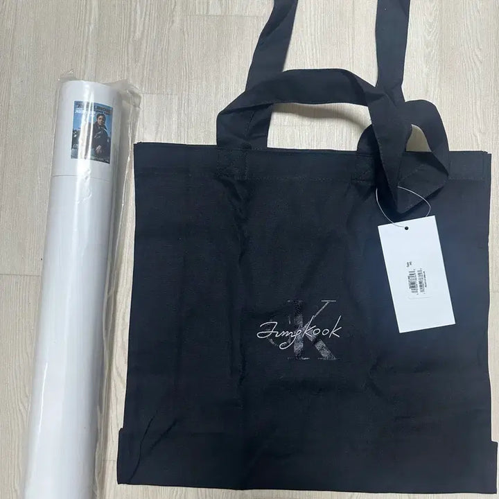 [BUNJANG] Calvin Klein Jungkook Collaboration Limited Poster + Eco Bag / 캘빈클라인 CK 정국 콜라보 성수한정포스터+에코백
