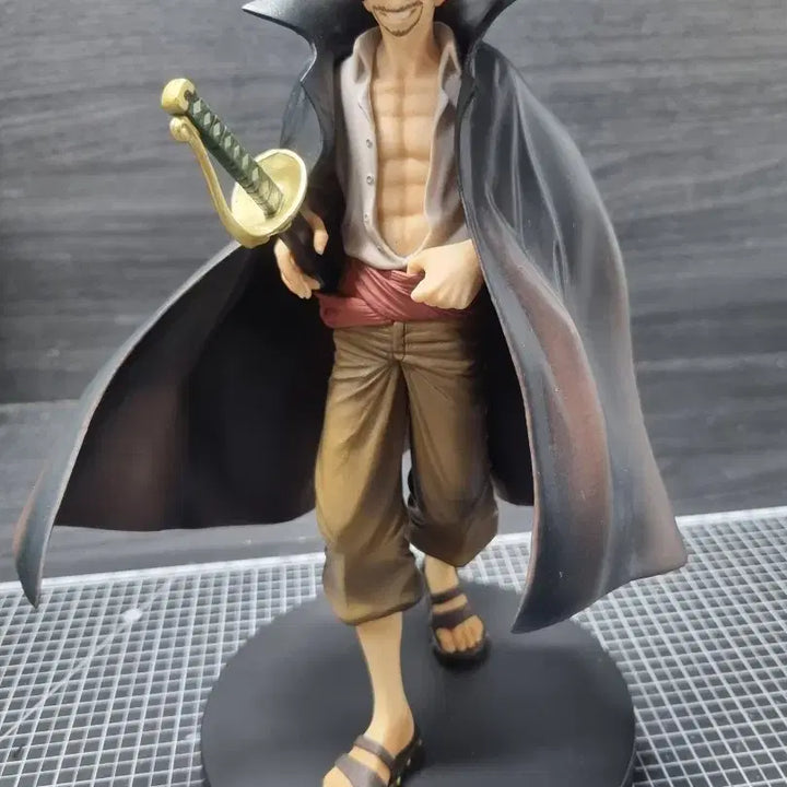 [BUNJANG] One Piece Red-Haired Shanks Great Captain Figure / 원피스 위대한선장 빨간머리 샹크스 피규어