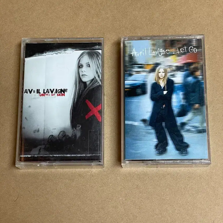 [BUNJANG] Avril Lavigne "Let Go" &amp; "Under My Skin" Cassette Tape 2-Set / 에이브릴 라빈 Avril Lavigne 2개 세트 카세트 테이프