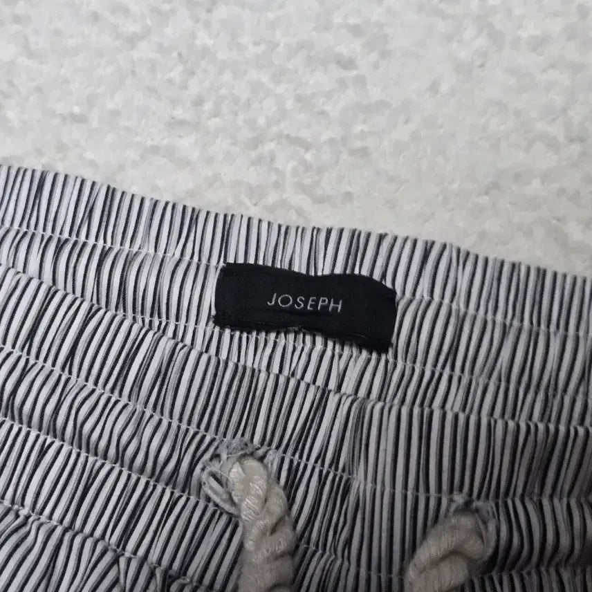 [BUNJANG] Joseph Stripe Shorts / 조셉 스트라이프 반바지 / 여성 반바지 / 여자 반바지