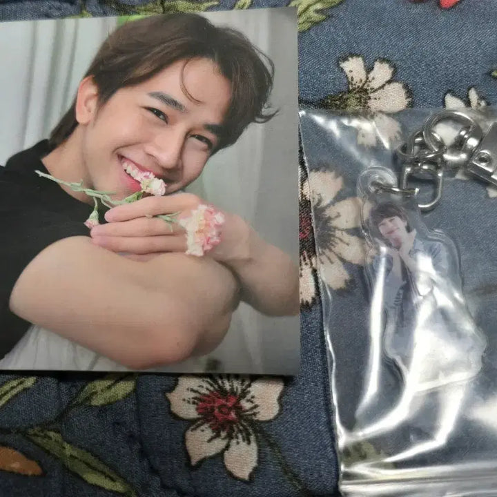 [BUNJANG] Fluke CST (Actor) Cushion / 태국배우 플루크 쿠션 팝니다!
