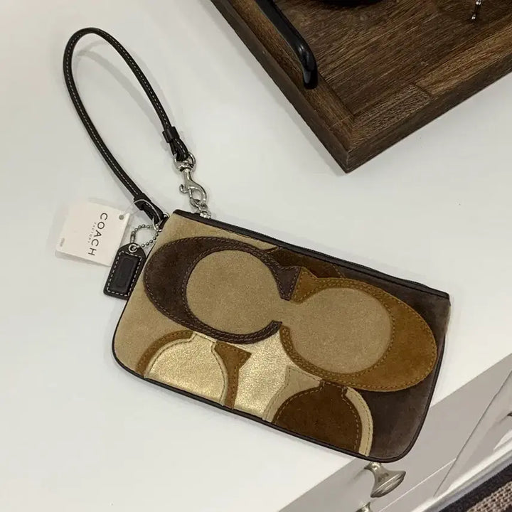 [BUNJANG] Coach Brown Color Pouch Bag / 새상품 Coach 브라운 컬러 파우치 백