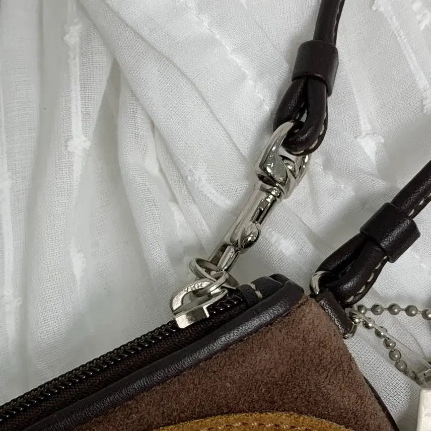 [BUNJANG] Coach Brown Color Pouch Bag / 새상품 Coach 브라운 컬러 파우치 백