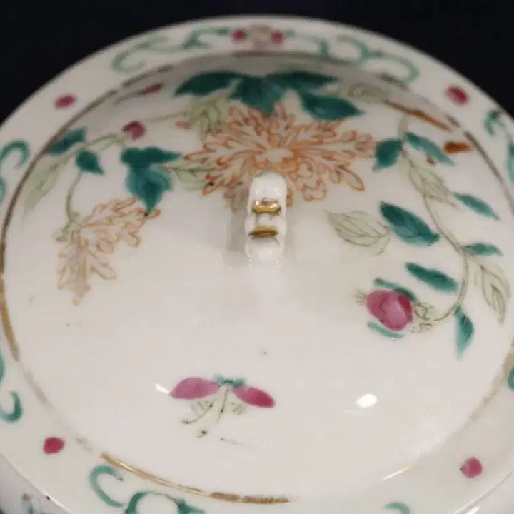 [BUNJANG] Qing Dynasty Famille Rose Covered Jar with Four Creature Motif / 청나라 분채 유개호 고급 사귀호 항아리 도자기 백자