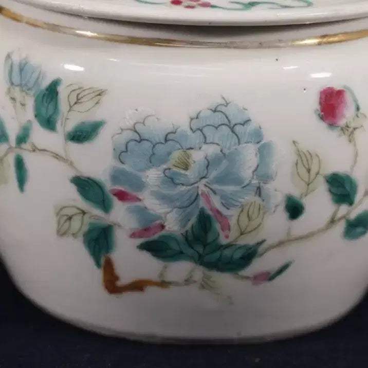 [BUNJANG] Qing Dynasty Famille Rose Covered Jar with Four Creature Motif / 청나라 분채 유개호 고급 사귀호 항아리 도자기 백자