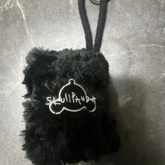 [BUNJANG] Skullpanda Darkness Fur Mini Bag Pouch / 스컬판다 다크니스 퍼 미니백 파우치