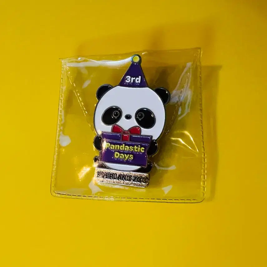 [BUNJANG] Fu Bao 3rd Birthday Badge / 푸바오 3살 뱃지