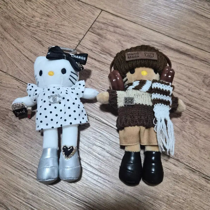 [BUNJANG] Hello Kitty Handmade Doll Keyring / 헬로키티 핸드메이드 고퀄 인형키링
