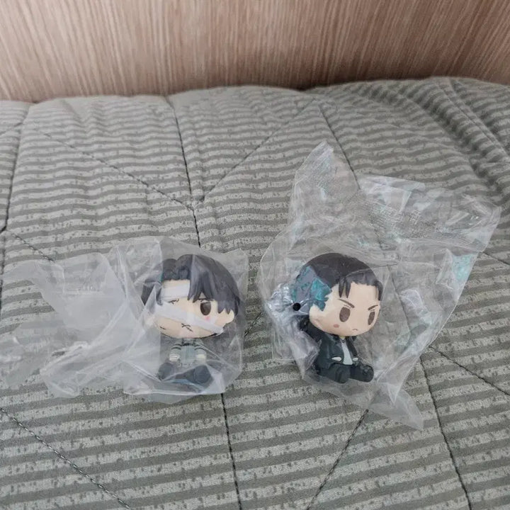 [BUNJANG] Attack on Titan Ichiban Kuji H Prize Levi &amp; Eren Set Bundle / 진격의거인 제일복권 H상 리바이 에렌 2종 세트 일괄