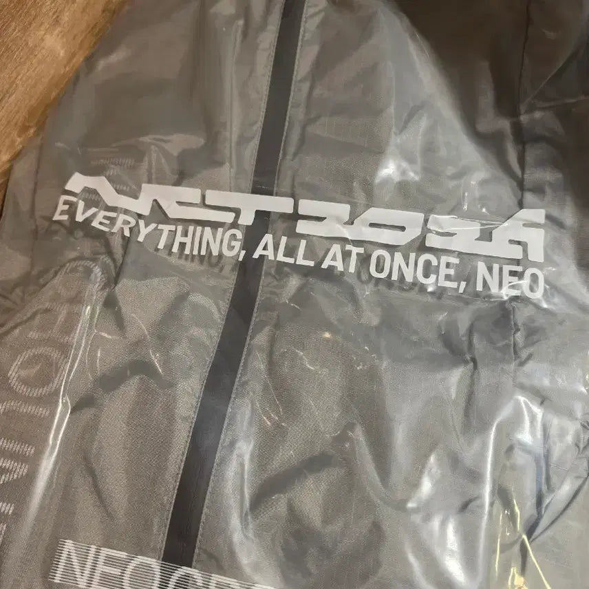 [BUNJANG] NCT 10th Anniversary Neozone Bag / [현물] 엔시티 nct 10주년 팝업 네오그라운드 가방 짐색 양도