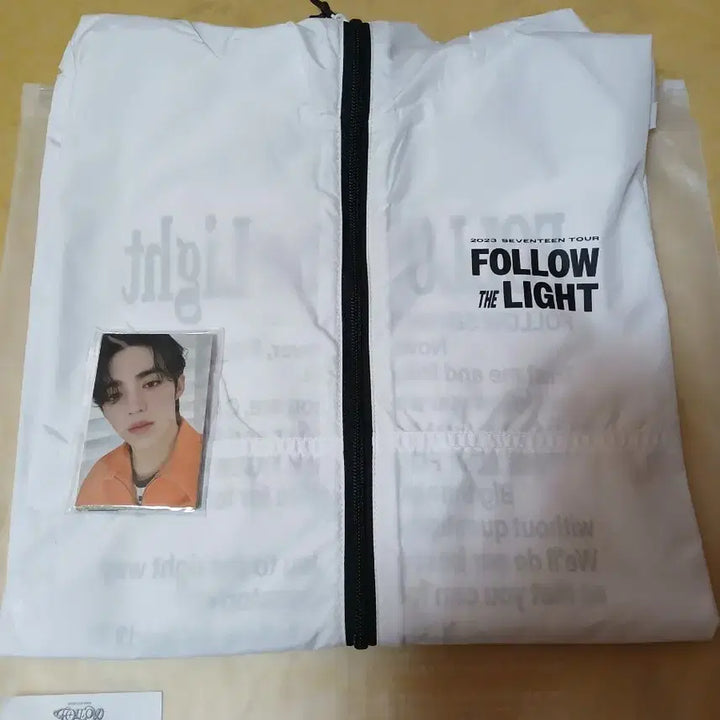 [BUNJANG] SEVENTEEN Follow Windbreaker + S.Coups Photocard / (새상품)세븐틴 팔로우윈드브레이커 + 승철 포카