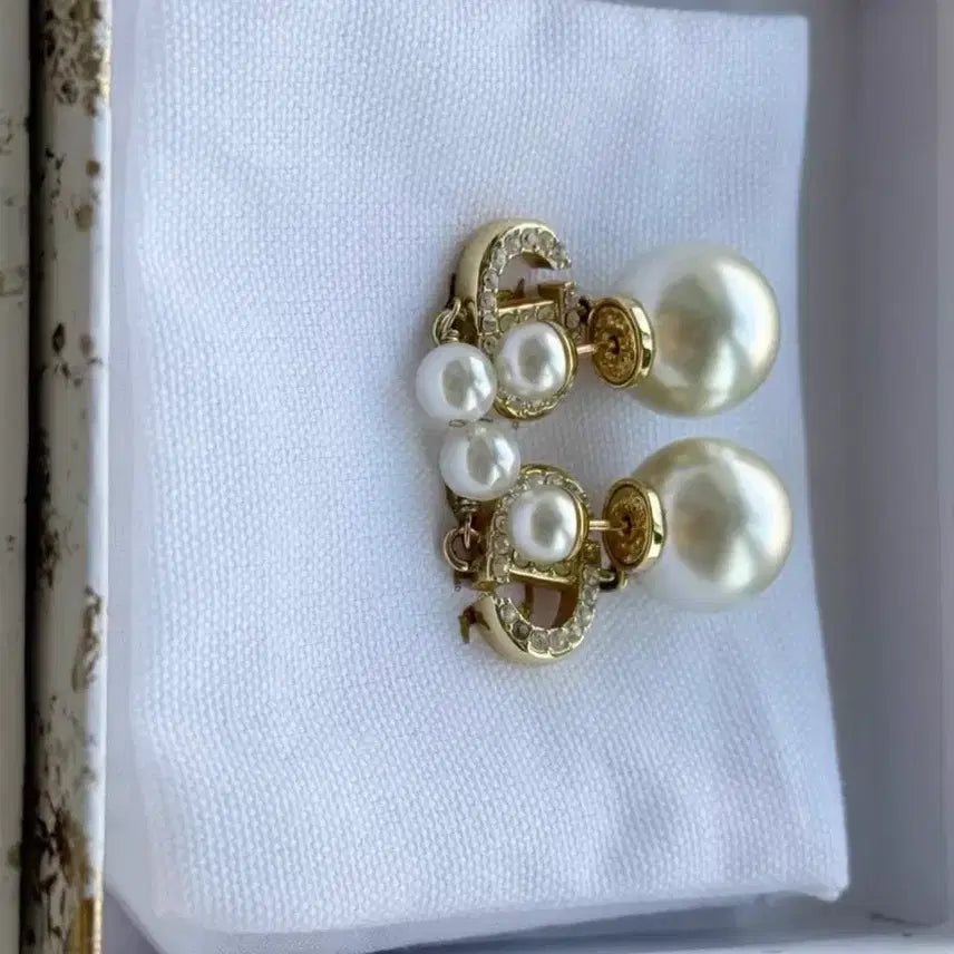 [BUNJANG] Dior Tribal Pearl CD Earrings / 디올 트라이벌 진주 CD 귀걸이