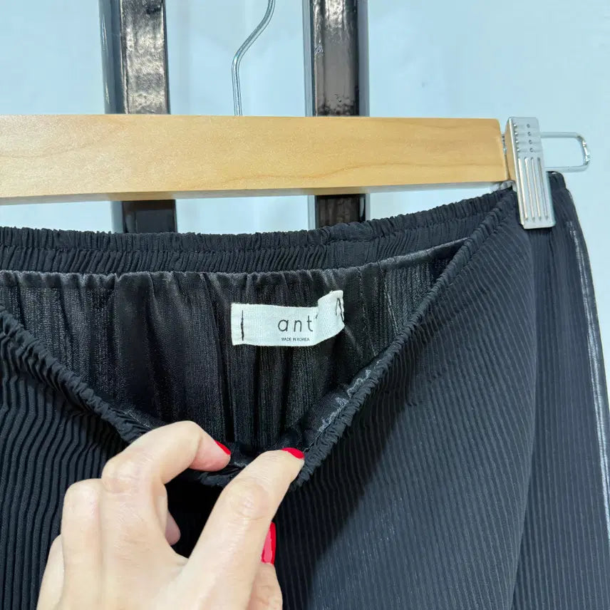 [BUNJANG] Ant Pleated Chiffon Midi Skirt - Black / ant 플리츠 쉬폰 미디스커트 미디치마 블랙치마 4597