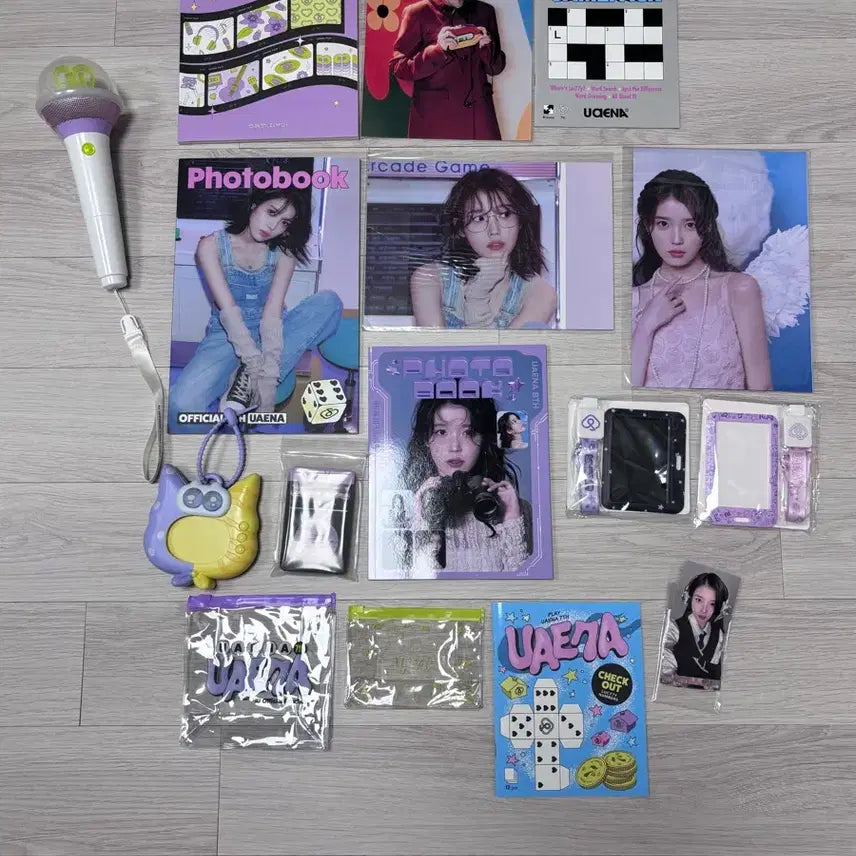 [BUNJANG] IU Yuena Kit Bundle Set (Poster, Photobook, Photocard, etc.) / 아이유 야광봉 및 유애나 키트 일부(포스터 포토북 포토카드 등) 일괄판매