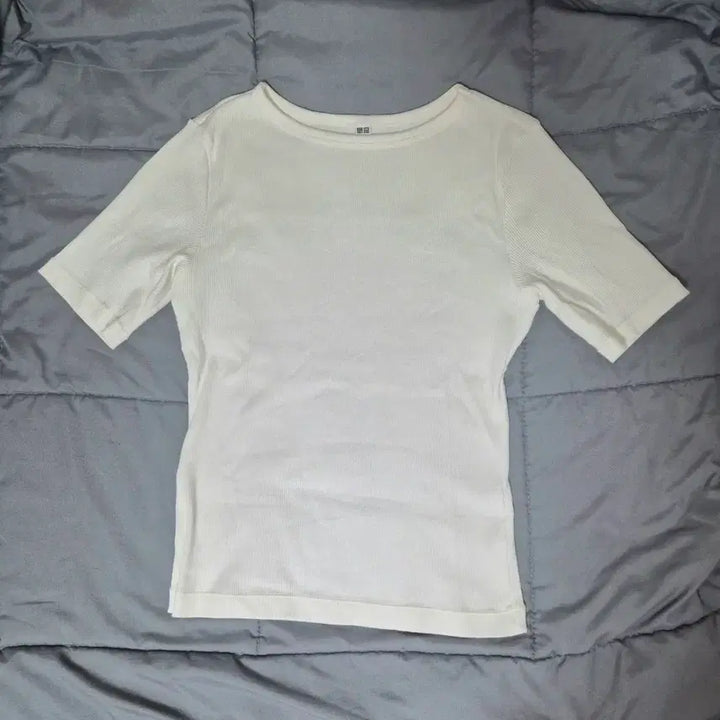 [BUNJANG] Uniqlo Boat Neck Ribbed Short Sleeve T-Shirt Off-White / 유니클로 보트넥 골지 반팔 티 오프화이트 만원샵