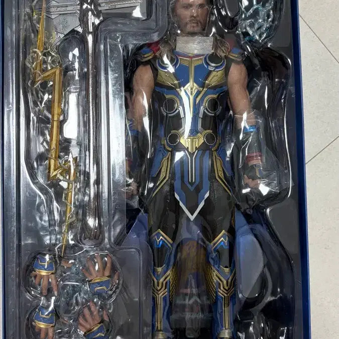 [BUNJANG] Hot Toys Thor Love and Thunder Standard Edition / 핫토이 러브앤썬더 토르 일반판