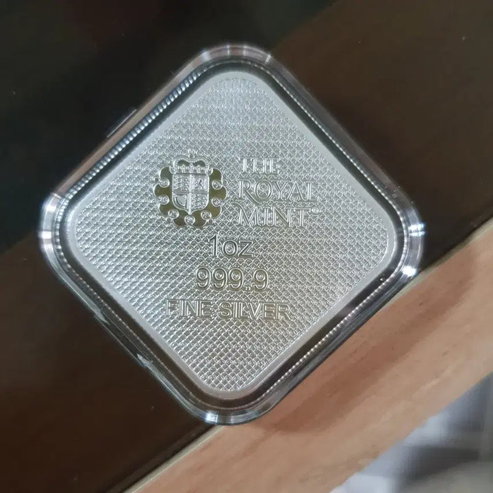 [BUNJANG] Royal Mint Queen&