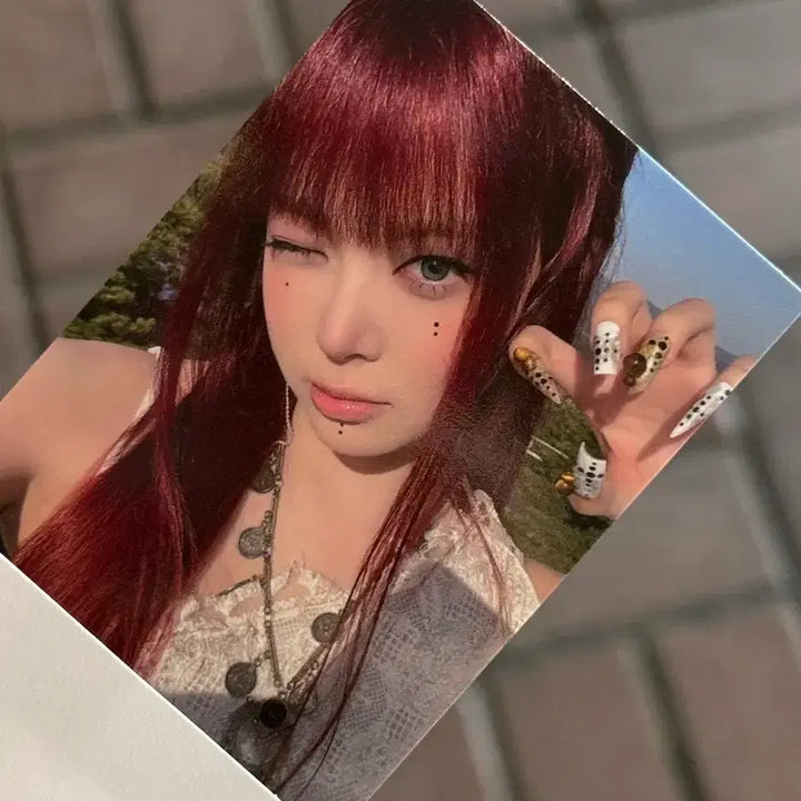 [BUNJANG] LE SSERAFIM BoomPala Eunchae Lucky Draw Photocard / 르세라핌 붐팔라 BOOMPALA 뮤뱅 첫방 사녹 홍은채 포카 양도